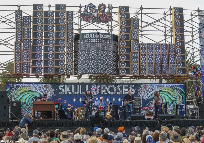 Skull and Roses Festival