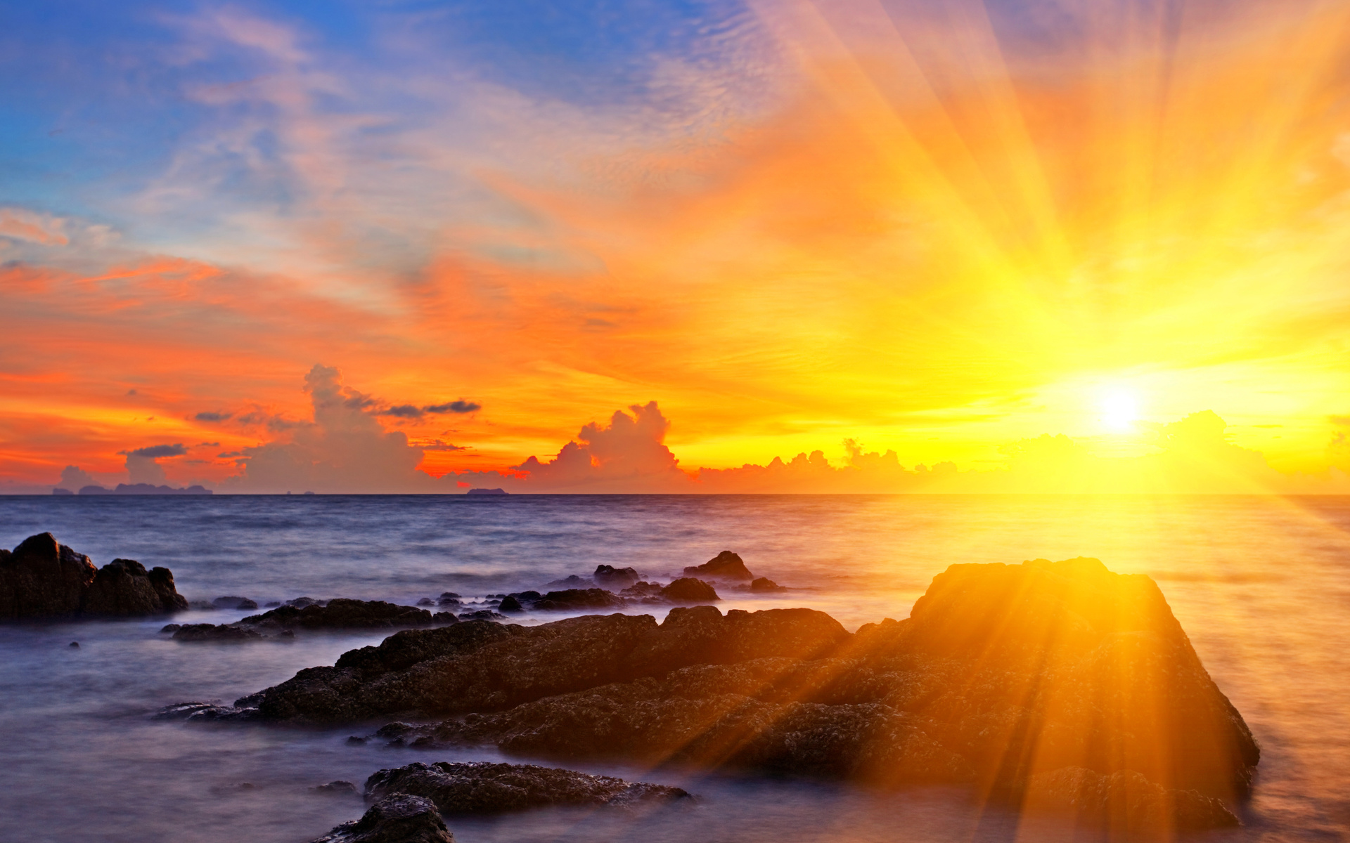 3008009-1920x1200-earth-sunbeam